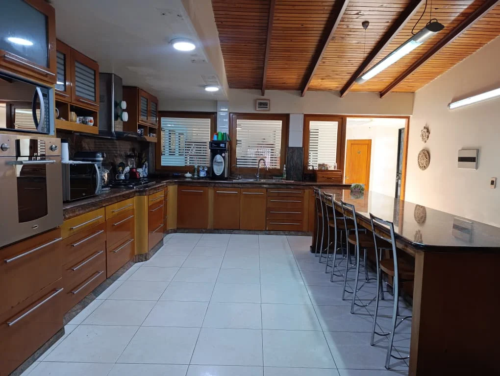 Foto 2 de Casa en Venta Urb El Bosque I de esquina Cumaná 