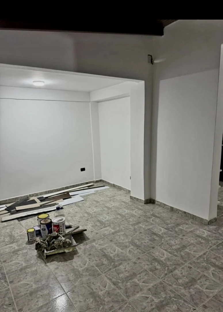 Foto 4 de AMPLIA Y REMODELADA CASA